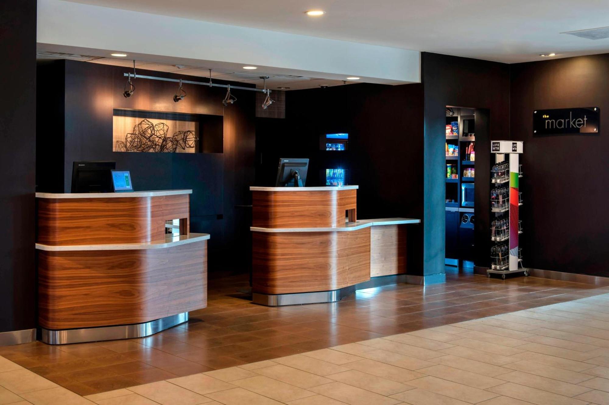 Courtyard By Marriott