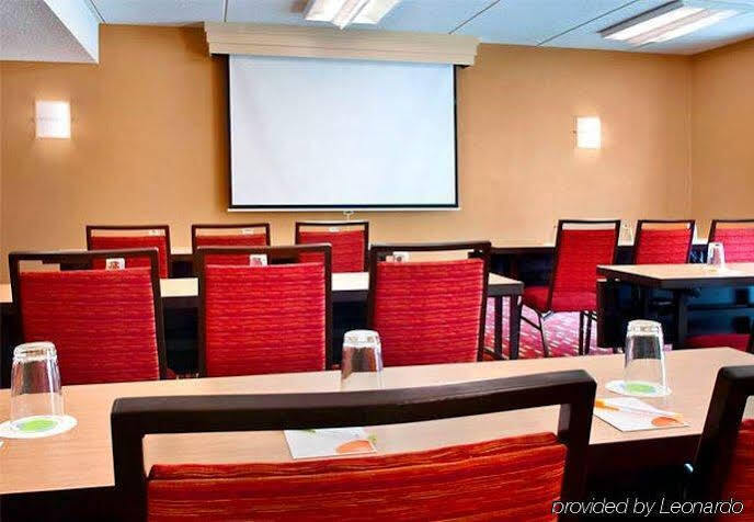 Courtyard By Marriott Hotel